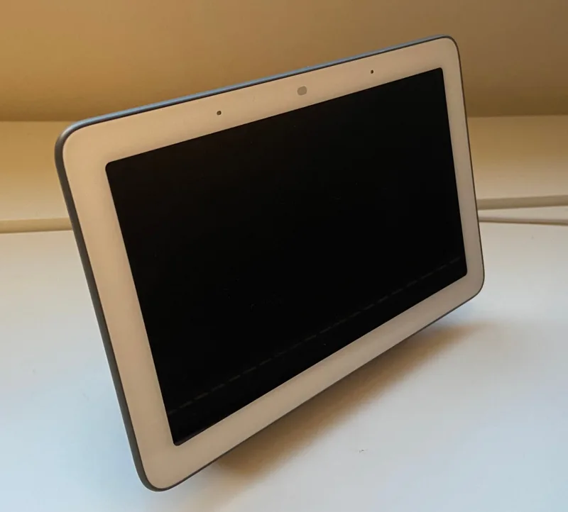 Amazon Echo Show vs Google Nest Hub : quel écran connecté choisir en 2026 ?
