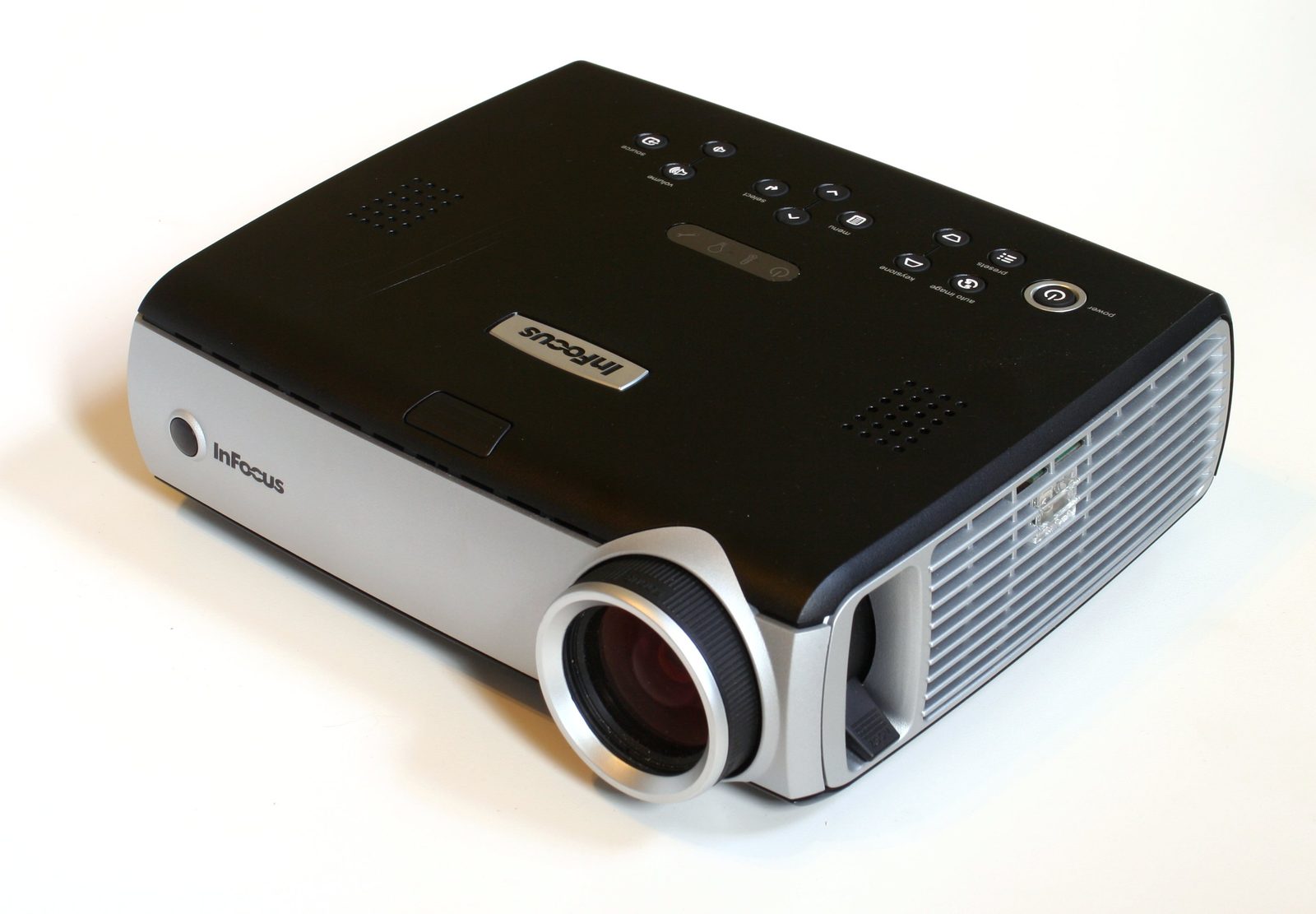 Vidéoprojecteurs connectés en 2026 : home cinéma intelligent, lequel choisir ?