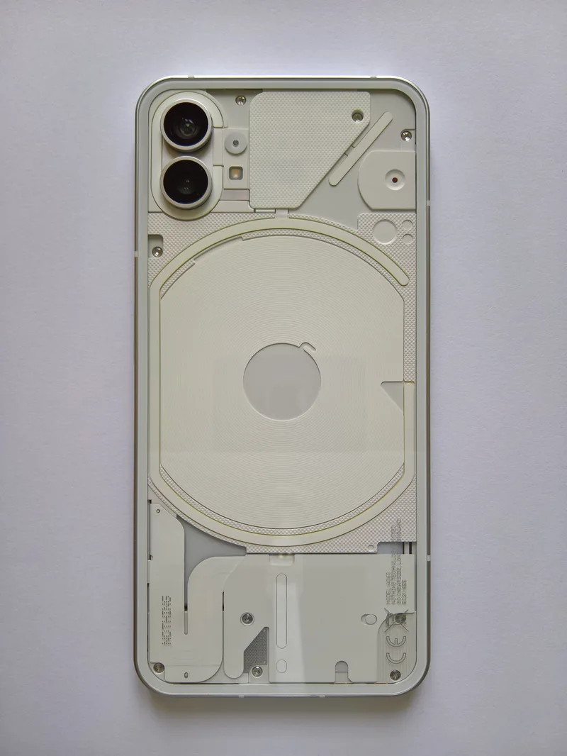Nothing Phone 3a Pro : la fiche technique complète